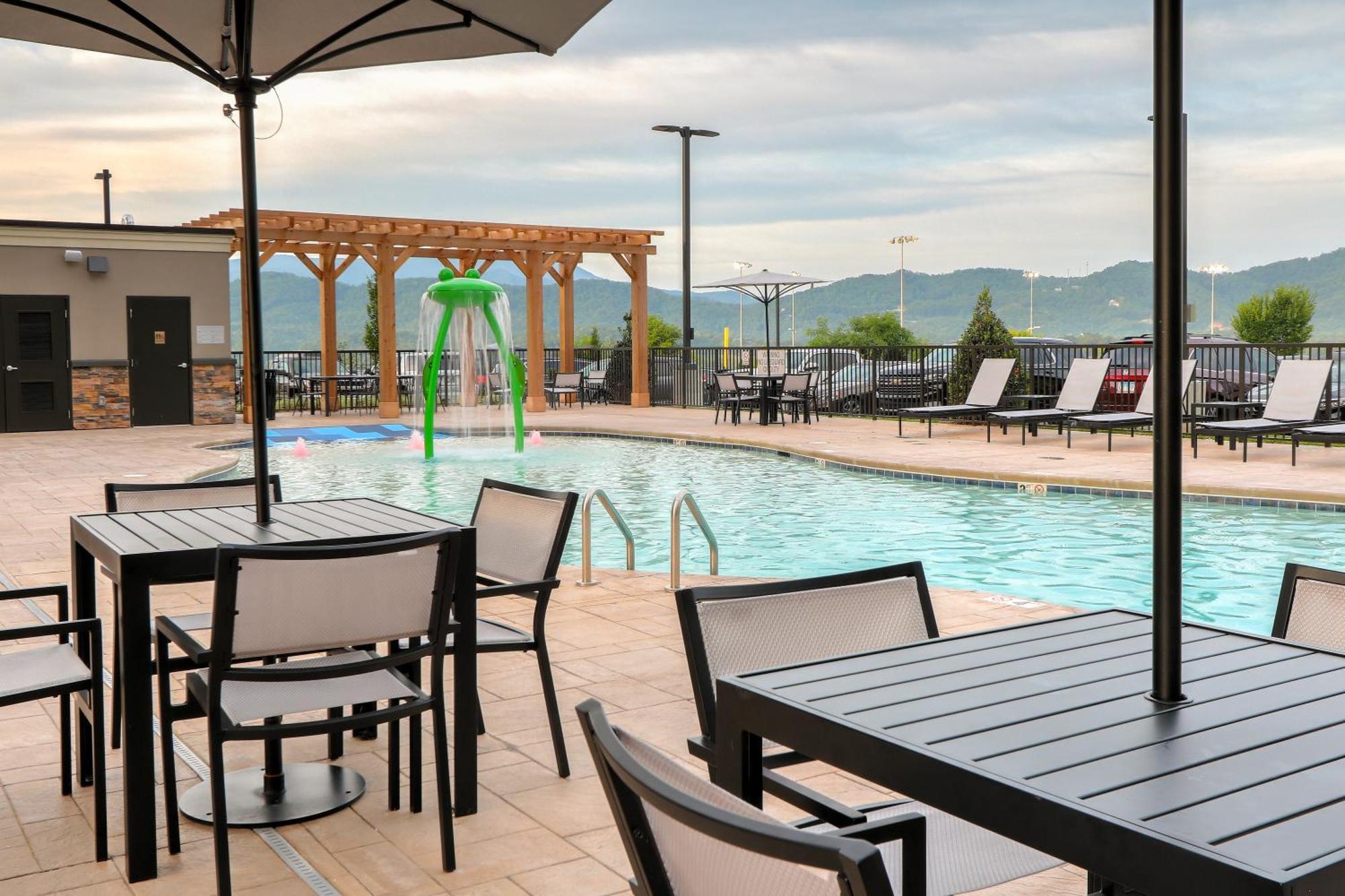 Staybridge Suites Pigeon Forge - Smoky Mtns By Ihg Exterior photo